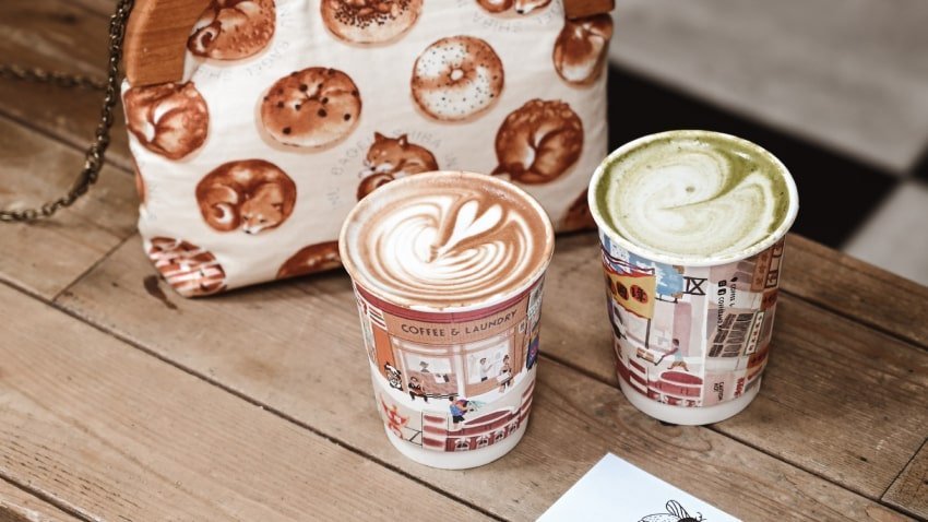 Matcha vs. Kaffee – Welcher Wachmacher passt zu dir?